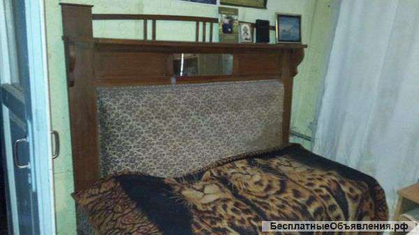 Старинный диван