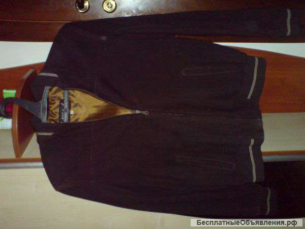 Куртка замшевая мужская р-р 48-50 (цвет:коричневый) пр-во Турция. Новая. 48-50 размер