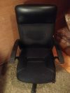 Кожаное кресло руководителя, в хорошем состоянии