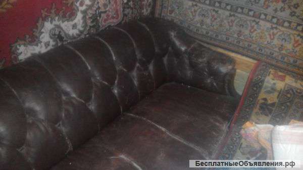 Кожаная старинная мебель