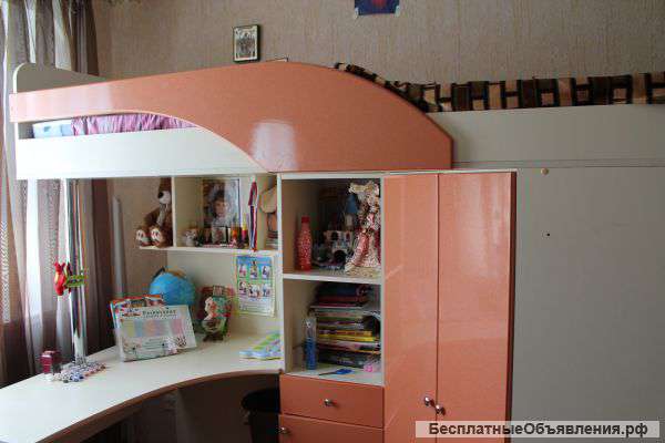 Двухъярусная кровать