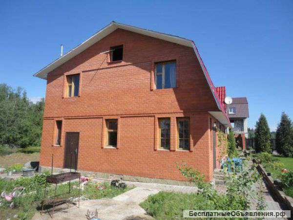 Симпатичный жилой 2х этажный дом в деревне Селятино