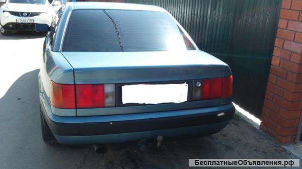 Audi 100