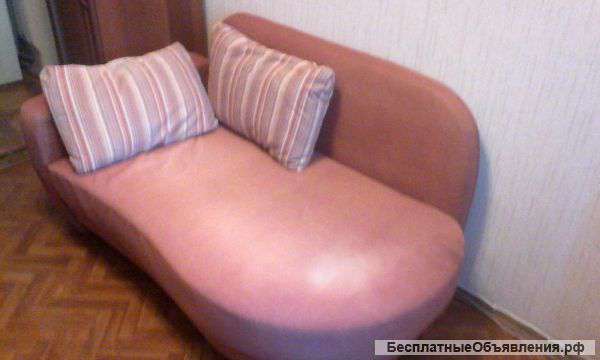 Диван