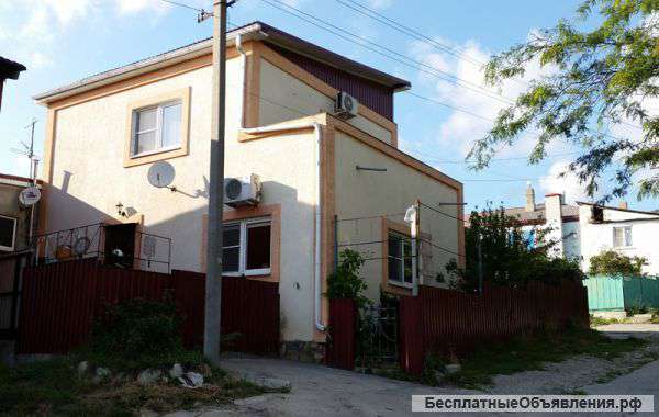 Два дома на одном участке