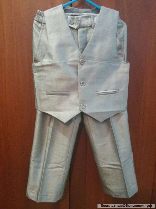 Костюм на мальчика стального цвета