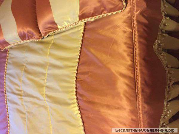 Покрывало с подушками