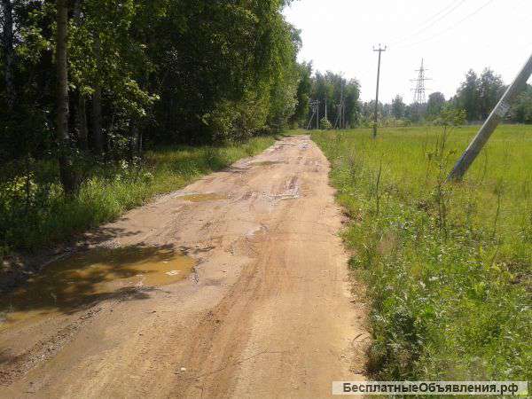 Участок у озера