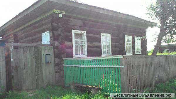 Деревянный дом в селе Варламово