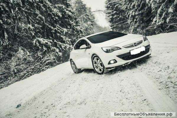 Opel Astra GTC 2012