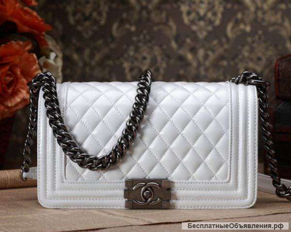 Сумка Chanel Boy Скидка - 50% Осталось всего 2 модели