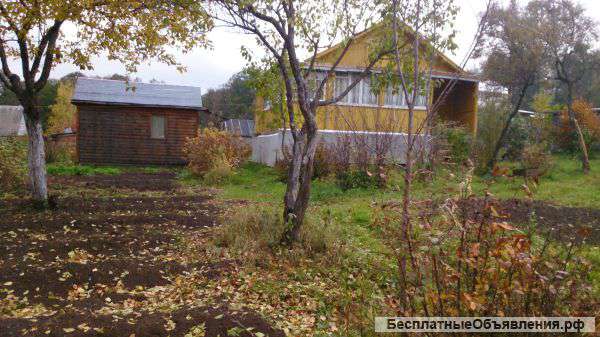 Земельный участок с дачей