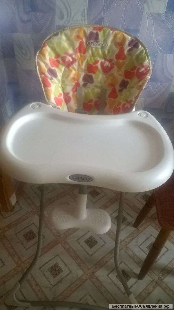 Стол-стульчик для кормления в хорошем состоянии