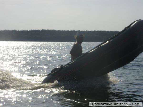 Моторная лодка Белуга