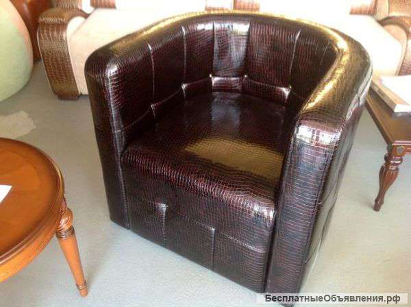 Оригинальное кресло со стразами сваровски