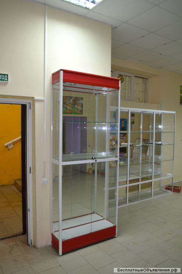 Стеклянный шкаф