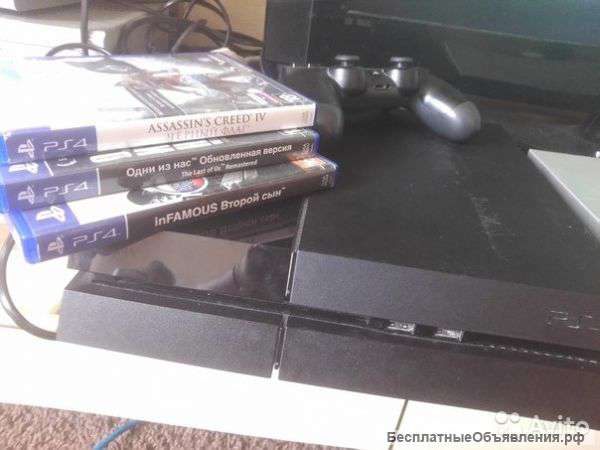 PlayStation 4 + 4 игры + джойстик
