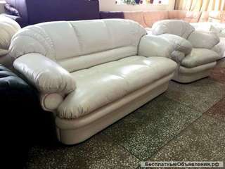 Новая кожаная мебель диван и кресло