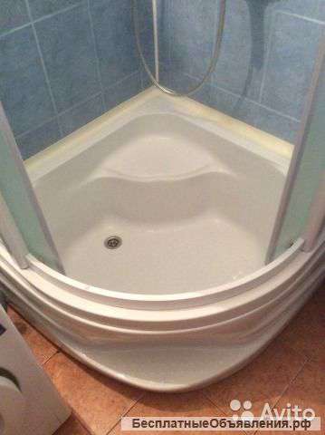 Gродаётся немецкий душевой угол Elegansa и раковина-стойка Cersanit