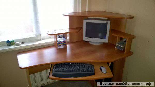 Компьютерный стол