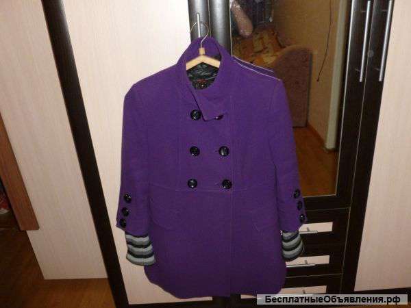 Пальто осеннее продам