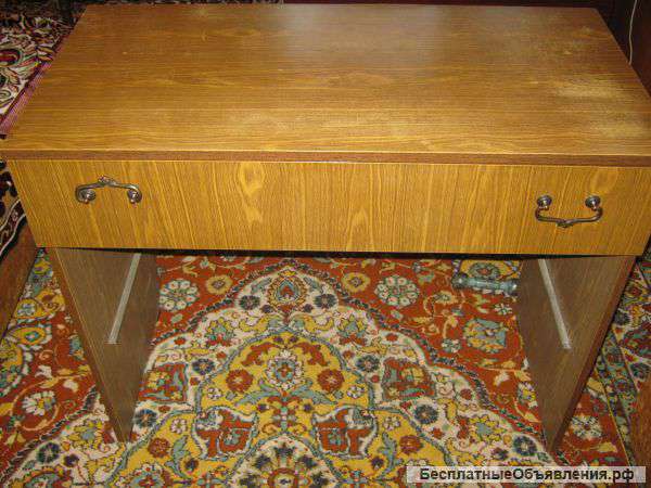 Письменный стол