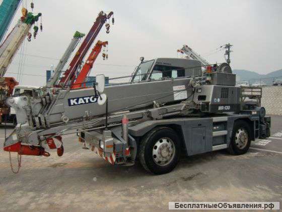 Короткобазный кран KATO KRM-13H