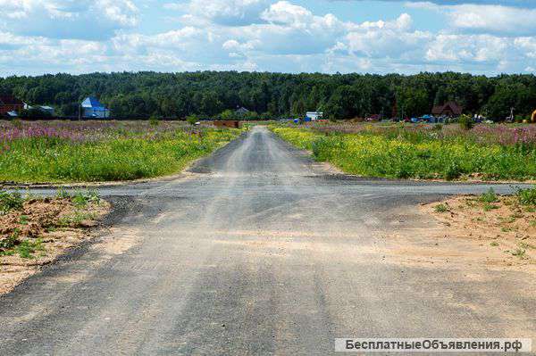 7 соток в поселке ИЖС. Участок рядом с лесом и водохранилищем.