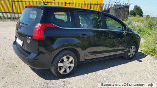 Семейный автомобиль Peugeot 5008