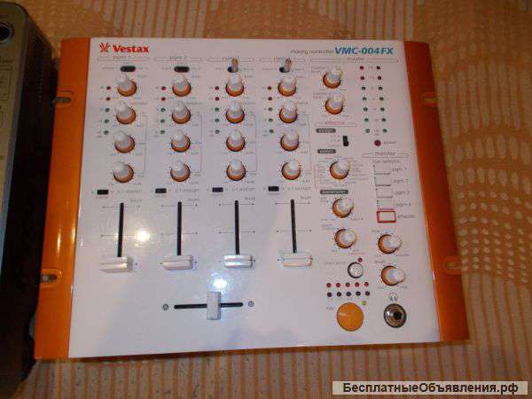 Микшерный пульт Vestax VMC-004 FX White