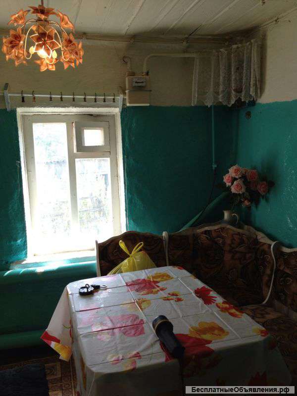 Кирпичный дом у реки