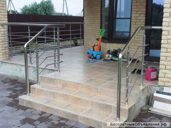 Ограждения для лестниц из нержавеющей стали и ковки