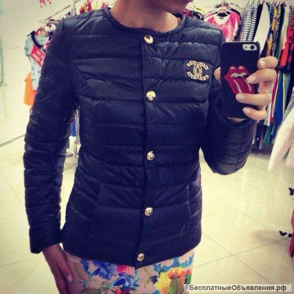 Женскую куртку