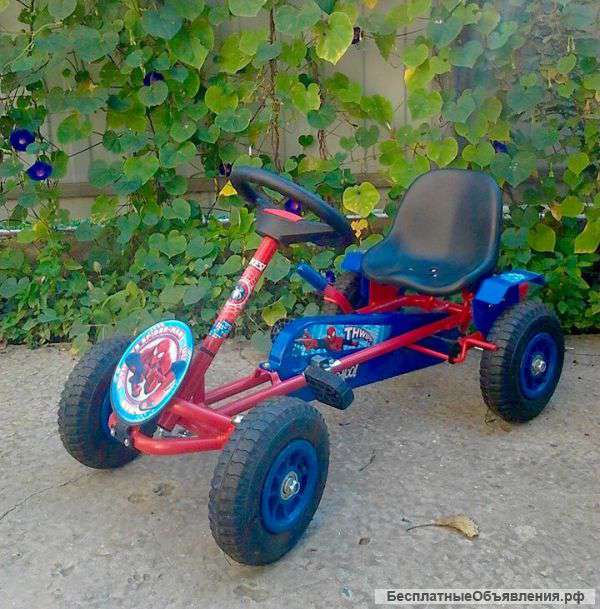 Детская педальная машина