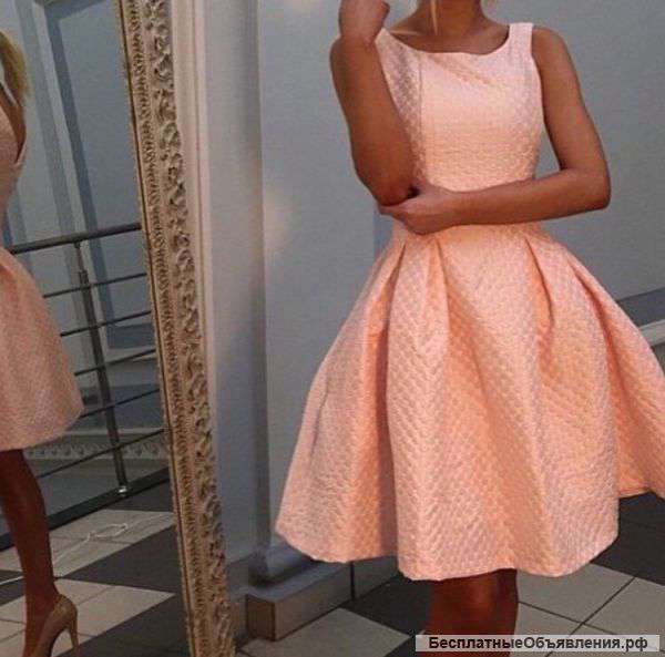 Платье из плотного жаккарда