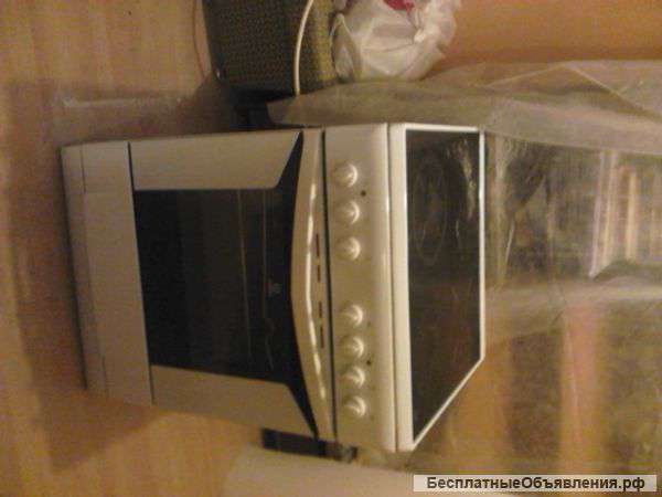 Эл. плиту Indesit