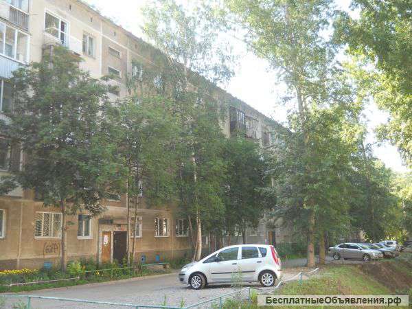 Сдам на длительный срок 1 комнату (зал)