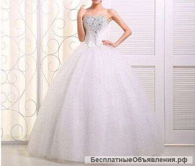 Свадебное платье принцессы, украшенное камнями