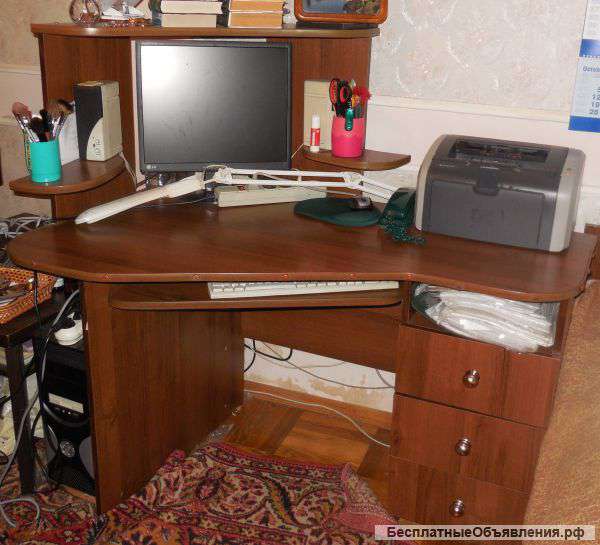 Компьютерный стол