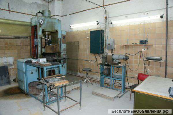 Рабочее место прессовщика-вулканизаторщика
