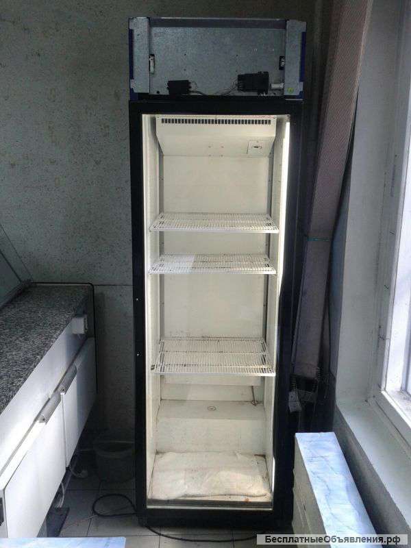 Холодильный шкаф