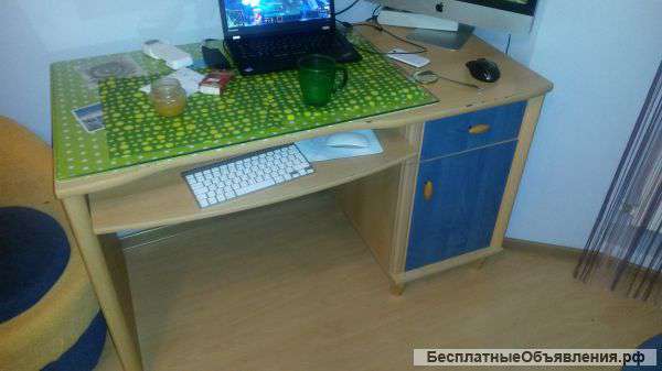 Стол компьютерный
