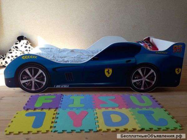 Кроватку в виде машинки