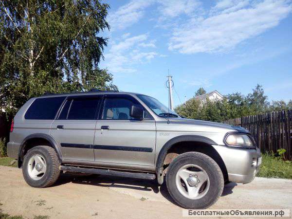 Внедорожник Mitsubishi Montero Sport 2000 г