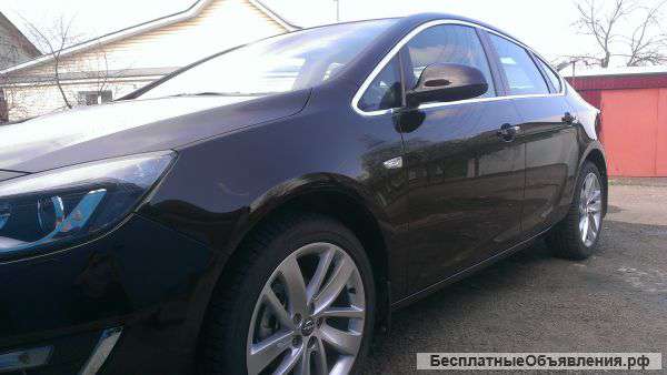 Опель астра 2014г.в. седан cosmo + допы