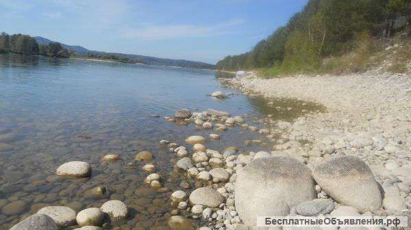 Участок на берегу бии