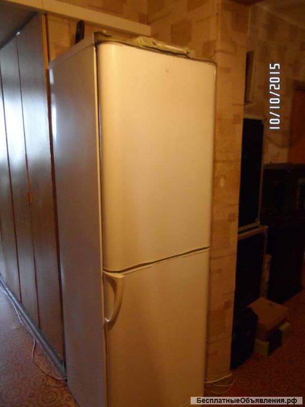 Холодильник INDESIT - двухкамерный. для дачи