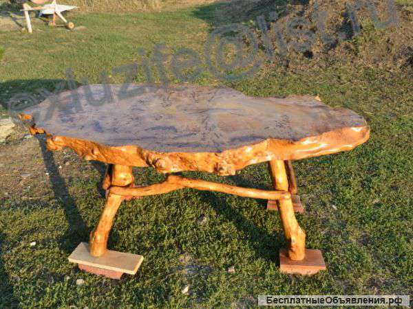 Стол из цельного поперечного спила дерева