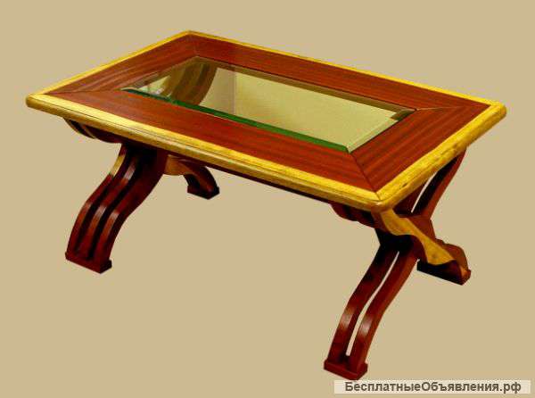 Журнальный столик из красного дерева