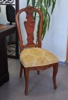 Стул из красного дерева с резной спинкой